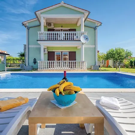 Holiday home Stunning In Kapelica With Wifi Rasa