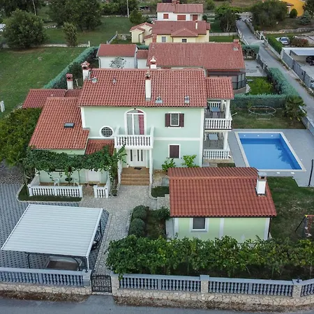 Stunning In Kapelica With Wifi Holiday home *