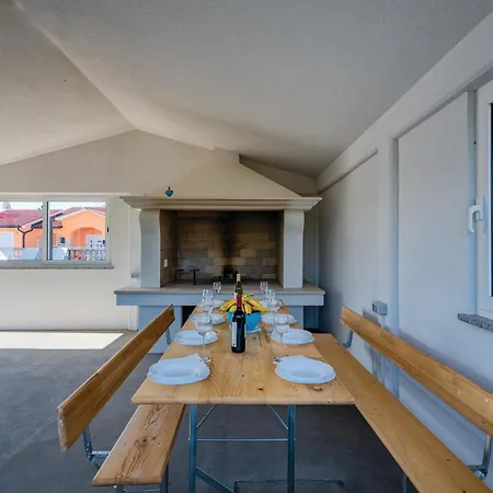 Holiday home Stunning In Kapelica With Wifi Rasa