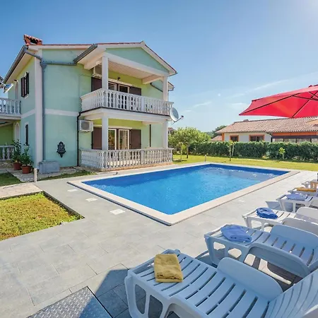 Holiday home Stunning In Kapelica With Wifi