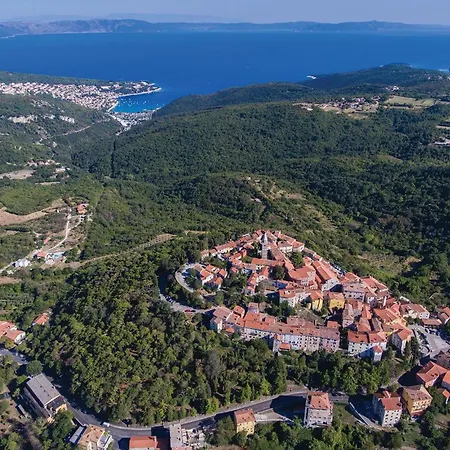 Stunning In Kapelica With Wifi Holiday home