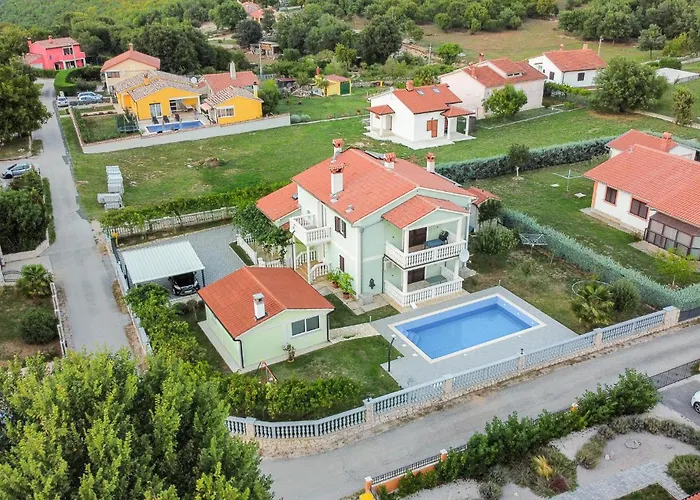 펜션 Stunning In Kapelica With Wifi Raša